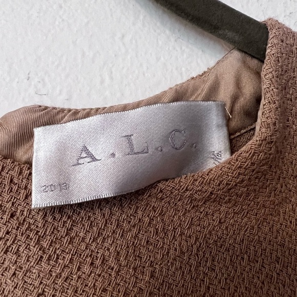 ALC Tan Sleeveless Textured Woven Crepe Top Open Sides Medium - Picture 5 of 5